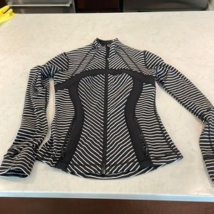Lulu define jacket